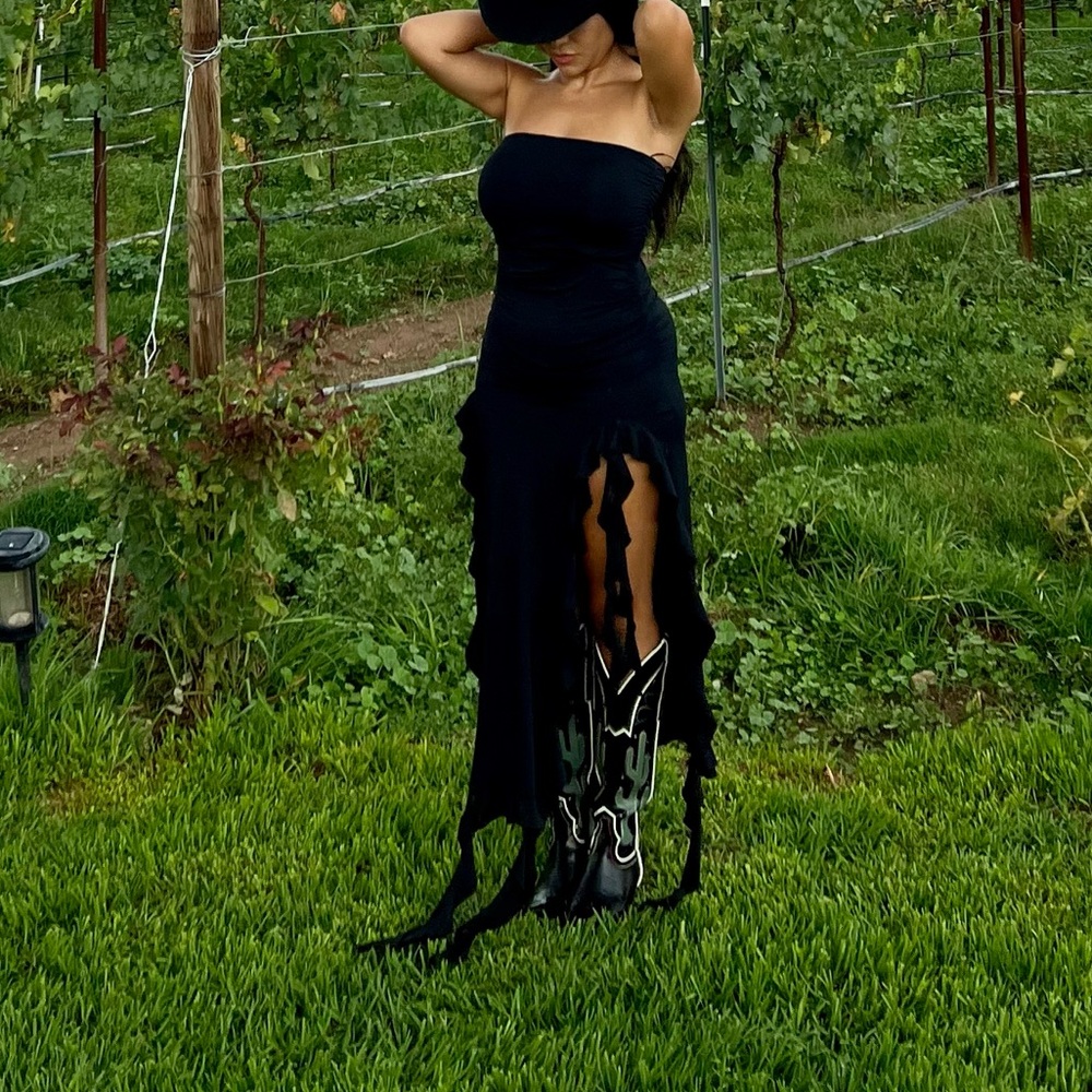 LIONESS Official Black Strapless Dress